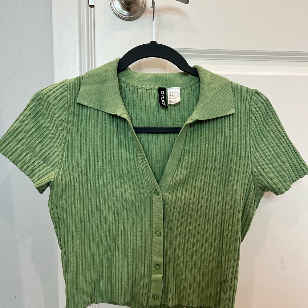 H&M Green Crop Button Shirt